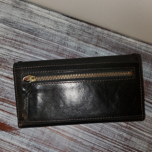 Dooney and Bourke - Picture 10 of 15